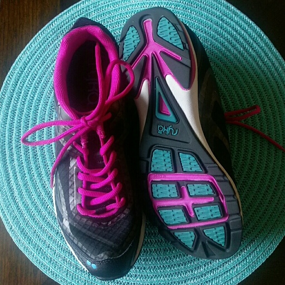 Ryka - Picture 3 of 3